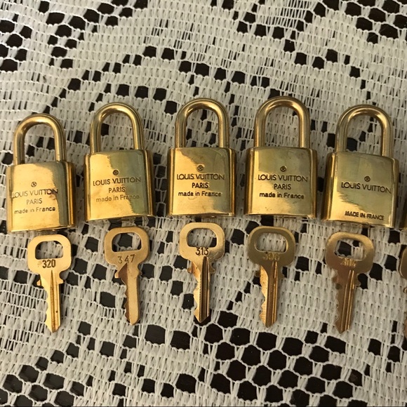 Authentic Louis Vuitton Padlock & Key - Picture 4 of 8